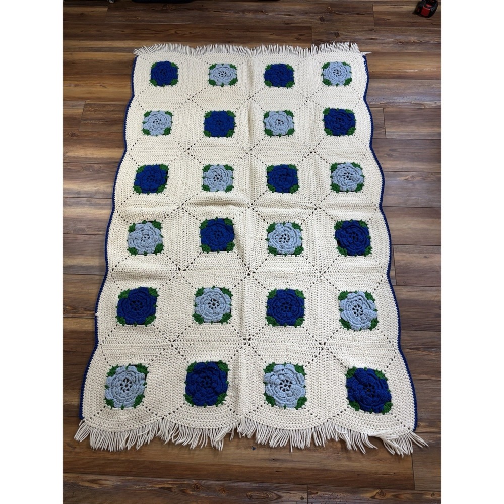 Granny square Handmade 3D Crochet Flower Afghan Blanket Blue White 39"x 60" vtg